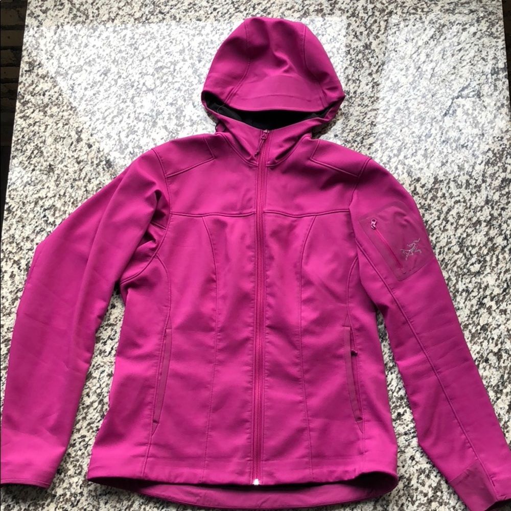 Arc’Teryx soft shell Epsilon SV Hoodie